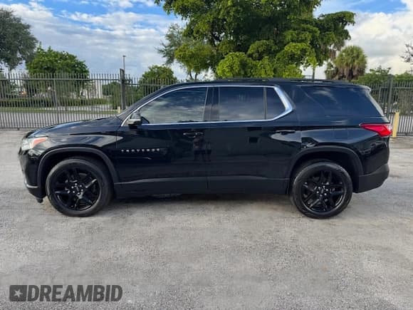 ✅ 2021 Chevrolet Traverse LT Cloth • VIN: 1GNERGKW7MJ168621 • Lot: 82171285. Wystawiony na Copart z przebiegiem 68 353 mil. Bezpłatny archiwum sprzedaży aukcyjnych z USA i szczegółowy raport historii pojazdu na DreamBid. Zdjęcie 12.