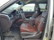 ✅ 2016 Chevrolet Suburban LTZ • VIN: 1GNSCJKC9GR330701 • Lot: 67064964. Wystawiony na Copart z przebiegiem 170 679 mil. Bezpłatny archiwum sprzedaży aukcyjnych z USA i szczegółowy raport historii pojazdu na DreamBid. Zdjęcie 7.