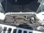 ✅ 2019 Jeep Wrangler Unlimited Sahara • VIN: 1C4HJXEN6KW507353 • Lot: 43217370. Wystawiony na IAAI z przebiegiem 38 989 mil. Bezpłatny archiwum sprzedaży aukcyjnych z USA i szczegółowy raport historii pojazdu na DreamBid. Zdjęcie 10.