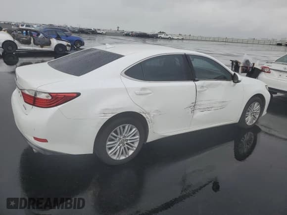 ✅ 2014 Lexus ES 330 • VIN: JTHBK1GG0E2092331 • Лот: 93034525. Опубликован ранее на Copart с пробегом 122 442 миль. Бесплатный доступ к архиву аукционных продаж из США и подробный отчёт об истории автомобиля на DreamBid. Изображение 3.