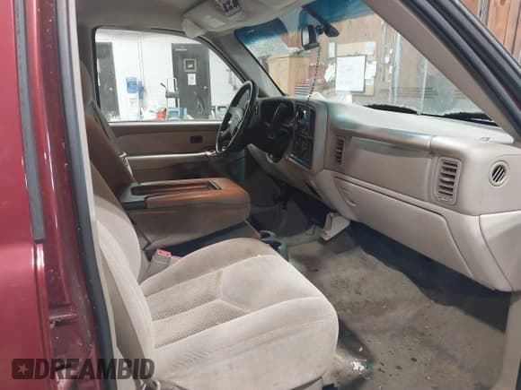 ✅ 2003 Chevrolet Suburban LT • VIN: 1GNFK16Z43J193565 • Лот: 41683918. Опубликован ранее на IAAI с пробегом 163 243 миль. Бесплатный доступ к архиву аукционных продаж из США и подробный отчёт об истории автомобиля на DreamBid. Изображение 5.
