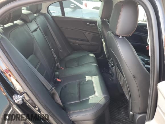 ✅ 2017 Jaguar XE 35t Prestige • VIN: SAJAK4BV4HCP15471 • Лот: 69994984. Опубликован ранее на Copart с пробегом 56 356 миль. Бесплатный доступ к архиву аукционных продаж из США и подробный отчёт об истории автомобиля на DreamBid. Изображение 10.