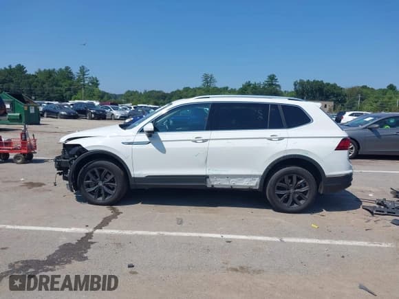 ✅ 2022 Volkswagen Tiguan SE • VIN: 3VV2B7AX2NM096940 • Lot: 42850064. Wystawiony na IAAI z przebiegiem 52 304 mil. Bezpłatny archiwum sprzedaży aukcyjnych z USA i szczegółowy raport historii pojazdu na DreamBid. Zdjęcie 15.