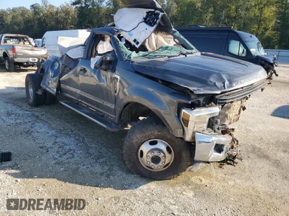 ✅ 2019 Ford F-350 XLT • VIN: 1FT8W3DT6KEC06372 • Lot: 89674265. Wystawiony na Copart z przebiegiem Nie podano. Bezpłatny archiwum sprzedaży aukcyjnych z USA i szczegółowy raport historii pojazdu na DreamBid. Zdjęcie 4.