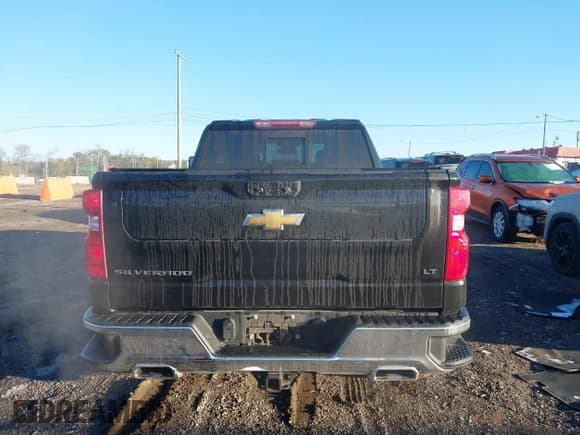 ✅ 2022 Chevrolet Silverado 1500 LT • VIN: 1GCUDDET7NZ514513 • Лот: 43579838. Опубликован ранее на IAAI с пробегом 101 613 миль. Бесплатный доступ к архиву аукционных продаж из США и подробный отчёт об истории автомобиля на DreamBid. Изображение 16.