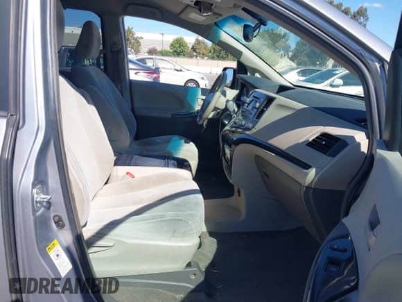 ✅ 2012 Toyota Sienna LE AAS • VIN: 5TDKK3DC0CS278679 • Lot: 43439357. Listed on IAAI with 145,783 mi. Free auction sales archive from the USA and detailed vehicle history report at DreamBid. Image 5.