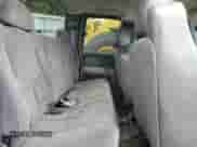 2005 Chevrolet Silverado 1500 Z71 z VIN 2GCEK19B351321259, wystawiony jako Copart lot #72497374 z przebiegiem 242 688 mil mil oraz Szkoda całkowita • Salvage title. Historia ofert i sprzedaży dostępna na DreamBid. Obrazek 10.