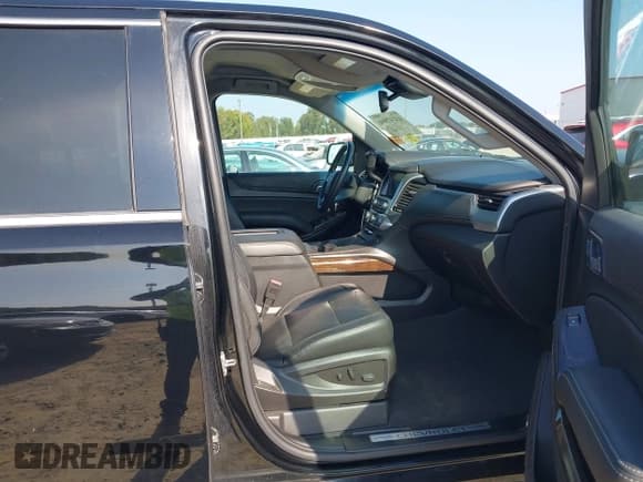 ✅ 2019 Chevrolet Tahoe LT • VIN: 1GNSKBKC0KR392652 • Lot: 43247964. Listed on IAAI with 45,218 mi. Free auction sales archive from the USA and detailed vehicle history report at DreamBid. Image 5.