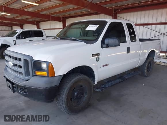 ✅ 2006 Ford F-250 XL • VIN: 1FTSX21P66ED70750 • Lot: 42532825. Listed on IAAI with 221,630 mi. Free auction sales archive from the USA and detailed vehicle history report at DreamBid. Image 2.