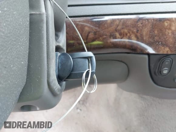 ✅ 2010 Mercury Grand Marquis LS • VIN: 2MEBM7FV7AX632424 • Лот: 42915550. Опубликован ранее на IAAI с пробегом 174 380 миль. Бесплатный доступ к архиву аукционных продаж из США и подробный отчёт об истории автомобиля на DreamBid. Изображение 11.