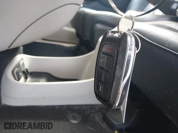 ✅ 2018 Chrysler Pacifica Touring L Plus • VIN: 2C4RC1EG6JR353750 • Lot: 43365347. Wystawiony na IAAI z przebiegiem 103 636 mil. Bezpłatny archiwum sprzedaży aukcyjnych z USA i szczegółowy raport historii pojazdu na DreamBid. Zdjęcie 11.