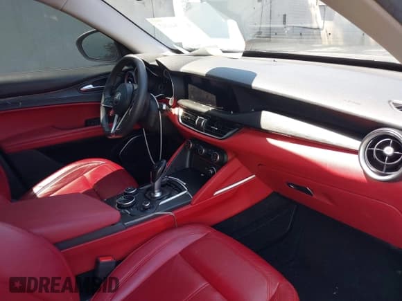 ✅ 2018 Alfa Romeo Stelvio • VIN: ZASFAKAN1J7B91604 • Лот: 42164492. Опубликован ранее на IAAI с пробегом Не указан. Бесплатный доступ к архиву аукционных продаж из США и подробный отчёт об истории автомобиля на DreamBid. Изображение 5.