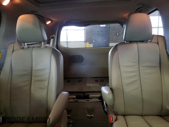 ✅ 2012 Toyota Sienna XLE • VIN: 5TDYK3DC9CS245237 • Lot: 85541775. Listed on Copart with 169,909 mi. Free auction sales archive from the USA and detailed vehicle history report at DreamBid. Image 10.