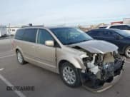 ✅ 2015 Chrysler Town & Country Touring • VIN: 2C4RC1BG1FR644247 • Лот: 43648949. Опубликован ранее на IAAI с пробегом 118 176 миль. Бесплатный доступ к архиву аукционных продаж из США и подробный отчёт об истории автомобиля на DreamBid. Изображение 1.