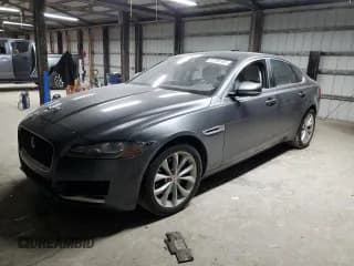 ✅ 2017 Jaguar XF • VIN: SAJBJ4BN3HCY42655 • Lot: 87798165. Wystawiony na Copart z przebiegiem 80 700 mil. Bezpłatny archiwum sprzedaży aukcyjnych z USA i szczegółowy raport historii pojazdu na DreamBid. Zdjęcie 1.
