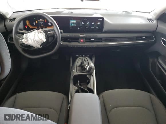 ✅ 2025 Kia K4 LX • VIN: 3KPFT4DE0SE153874 • Lot: 71409685. Wystawiony na Copart z przebiegiem 686 mil. Bezpłatny archiwum sprzedaży aukcyjnych z USA i szczegółowy raport historii pojazdu na DreamBid. Zdjęcie 8.