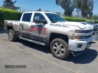2018 Chevrolet Silverado 2500HD LTZ с VIN 1GC1KWEY7JF154848, выставлен на аукционе IAAI как лот 42864395 с пробегом 201 028 миль миль и . История ставок и продаж доступна на DreamBid. Изображение 1.