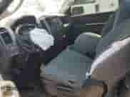 2017 Ram 1500 Tradesman z VIN 3C6JR6AT3HG604680, wystawiony jako Copart lot #53157055 z przebiegiem Nie podano mil oraz Czysty tytuł • Clean title. Historia ofert i sprzedaży dostępna na DreamBid. Obrazek 7.