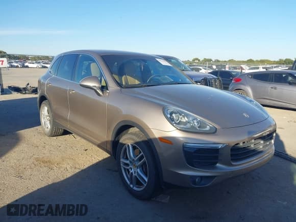 ✅ 2017 Porsche Cayenne • VIN: WP1AA2A26HKA89990 • Lot: 43515191. Wystawiony na IAAI z przebiegiem 72 069 mil. Bezpłatny archiwum sprzedaży aukcyjnych z USA i szczegółowy raport historii pojazdu na DreamBid. Zdjęcie 1.