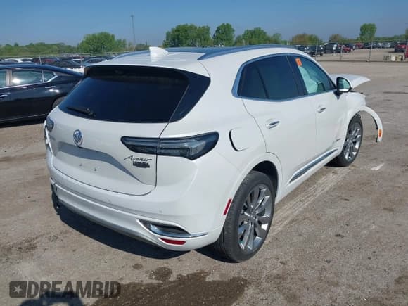 ✅ 2023 Buick Envision Avenir • VIN: LRBFZSR45PD215554 • Lot: 42189666. Wystawiony na IAAI z przebiegiem 9 077 mil. Bezpłatny archiwum sprzedaży aukcyjnych z USA i szczegółowy raport historii pojazdu na DreamBid. Zdjęcie 4.