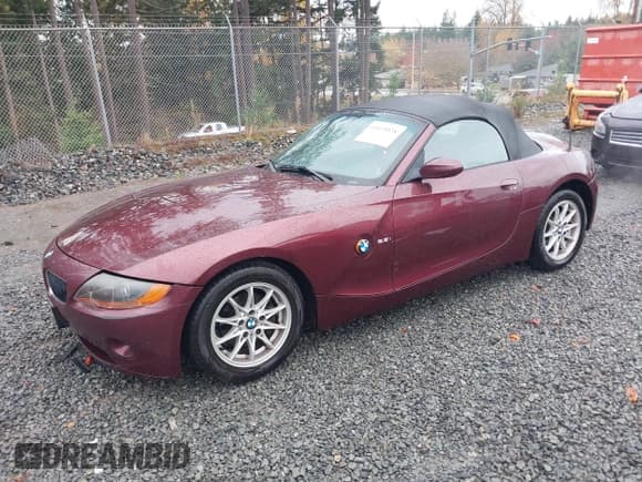 ✅ 2003 BMW Z4 2.5i • VIN: 4USBT334X3LS43716 • Lot: 43605538. Wystawiony na IAAI z przebiegiem 213 396 mil. Bezpłatny archiwum sprzedaży aukcyjnych z USA i szczegółowy raport historii pojazdu na DreamBid. Zdjęcie 17.