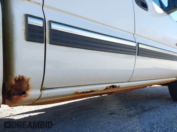 ✅ 2000 Chevrolet Silverado 1500 LS • VIN: 2GCEK19T3Y1345543 • Лот: 43701001. Опубликован ранее на IAAI с пробегом 279 389 миль. Бесплатный доступ к архиву аукционных продаж из США и подробный отчёт об истории автомобиля на DreamBid. Изображение 16.