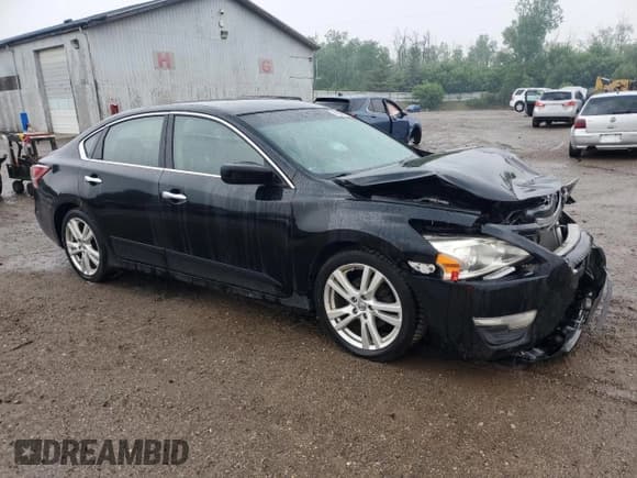 ✅ 2013 Nissan Altima S • VIN: 1N4BL3AP2DC165619 • Lot: 59589525. Listed on Copart with 194,782 mi. Free auction sales archive from the USA and detailed vehicle history report at DreamBid. Image 4.