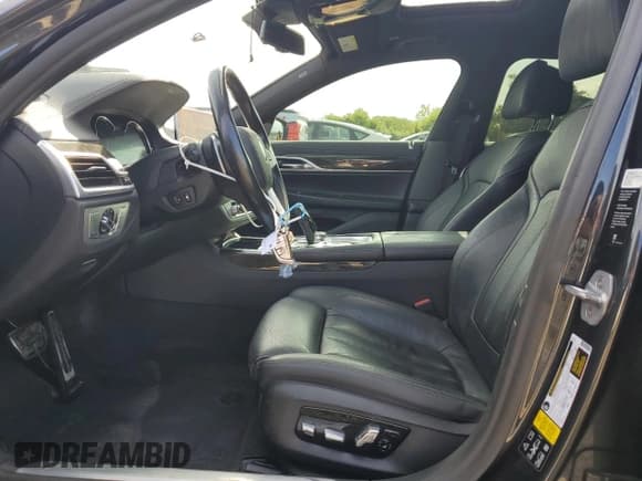 ✅ 2019 BMW 7 Series 740i xDrive • VIN: WBA7E4C54KGV70217 • Lot: 70487135. Listed on Copart with 63,589 mi. Free auction sales archive from the USA and detailed vehicle history report at DreamBid. Image 7.