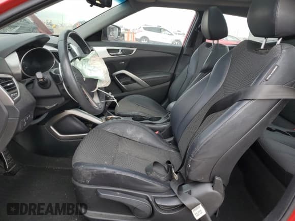 ✅ 2013 Hyundai Veloster w/Black Int • VIN: KMHTC6AD8DU146276 • Lot: 91920935. Wystawiony na Copart z przebiegiem 60 957 mil. Bezpłatny archiwum sprzedaży aukcyjnych z USA i szczegółowy raport historii pojazdu na DreamBid. Zdjęcie 7.