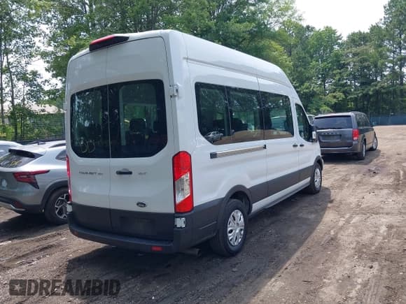 ✅ 2022 Ford Transit Passenger XL • VIN: 1FBAX2X89NKA78929 • Lot: 42493797. Wystawiony na IAAI z przebiegiem 35 885 mil. Bezpłatny archiwum sprzedaży aukcyjnych z USA i szczegółowy raport historii pojazdu na DreamBid. Zdjęcie 4.