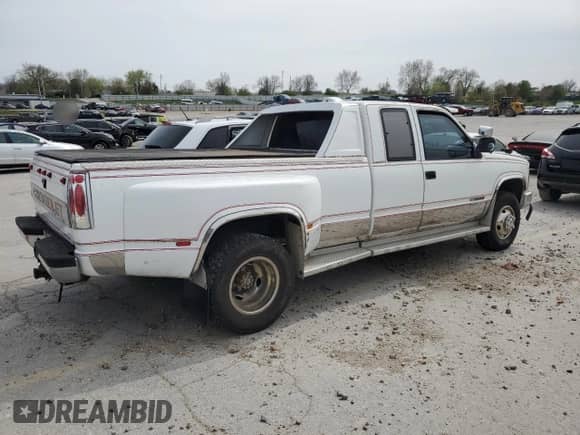 ✅ 1989 GMC Sierra 1500 • VIN: 2GTHC39K3K1532298 • Lot: 51497065. Listed on Copart with 233,797 mi. Free auction sales archive from the USA and detailed vehicle history report at DreamBid. Image 3.