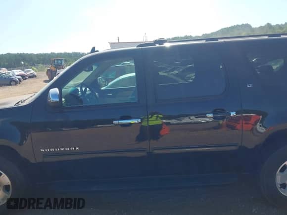 2014 Chevrolet Suburban LT z VIN 1GNSCJE05ER121390, wystawiony jako IAAI lot #42684312 z przebiegiem 283 608 mil mil oraz . Historia ofert i sprzedaży dostępna na DreamBid. Obrazek 14.