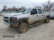 ✅ 2008 Chevrolet Silverado 2500HD Work Truck • VIN: 1GCHK23K88F151022 • Lot: 47746945. Wystawiony na Copart z przebiegiem 347 668 mil. Bezpłatny archiwum sprzedaży aukcyjnych z USA i szczegółowy raport historii pojazdu na DreamBid. Zdjęcie 1.