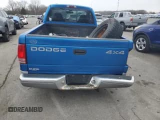 ✅ 2000 Dodge Dakota Sport • VIN: 1B7GG26N0YS530588 • Lot: 44699515. Wystawiony na Copart z przebiegiem Nie podano. Bezpłatny archiwum sprzedaży aukcyjnych z USA i szczegółowy raport historii pojazdu na DreamBid. Zdjęcie 6.