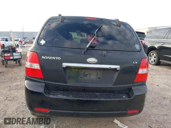 ✅ 2008 Kia Sorento LX • VIN: KNDJD735385830172 • Lot: 43557138. Wystawiony na IAAI z przebiegiem 124 229 mil. Bezpłatny archiwum sprzedaży aukcyjnych z USA i szczegółowy raport historii pojazdu na DreamBid. Zdjęcie 17.