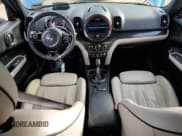 ✅ 2019 MINI Countryman Cooper S • VIN: WMZYT5C59K3G93072 • Lot: 92410605. Wystawiony na Copart z przebiegiem 67 195 mil. Bezpłatny archiwum sprzedaży aukcyjnych z USA i szczegółowy raport historii pojazdu na DreamBid. Zdjęcie 8.