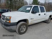 ✅ 2004 Chevrolet Silverado 2500HD LS • VIN: 1GCHK232X4F251181 • Lot: 43700423. Wystawiony na IAAI z przebiegiem 214 730 mil. Bezpłatny archiwum sprzedaży aukcyjnych z USA i szczegółowy raport historii pojazdu na DreamBid. Zdjęcie 2.