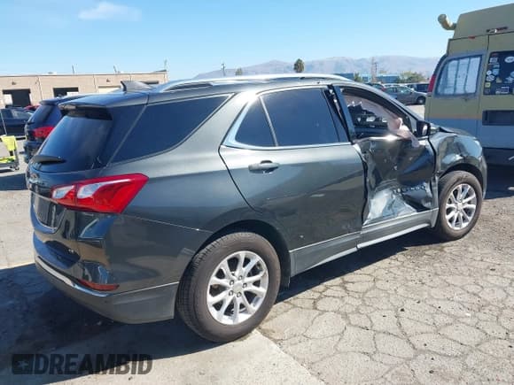 ✅ 2018 Chevrolet Equinox LT • VIN: 3GNAXJEV4JL351290 • Lot: 43480808. Wystawiony na IAAI z przebiegiem 165 692 mil. Bezpłatny archiwum sprzedaży aukcyjnych z USA i szczegółowy raport historii pojazdu na DreamBid. Zdjęcie 4.