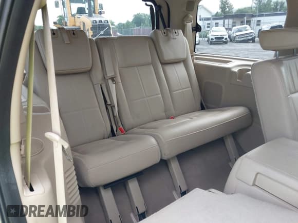 ✅ 2008 Lincoln Navigator • VIN: 5LMFU28558LJ14265 • Лот: 42722426. Опубликован ранее на IAAI с пробегом 199 825 миль. Бесплатный доступ к архиву аукционных продаж из США и подробный отчёт об истории автомобиля на DreamBid. Изображение 8.