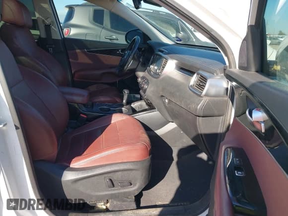 ✅ 2017 Kia Sorento SXL • VIN: 5XYPK4A56HG263951 • Lot: 43454896. Listed on IAAI with 168,103 mi. Free auction sales archive from the USA and detailed vehicle history report at DreamBid. Image 5.