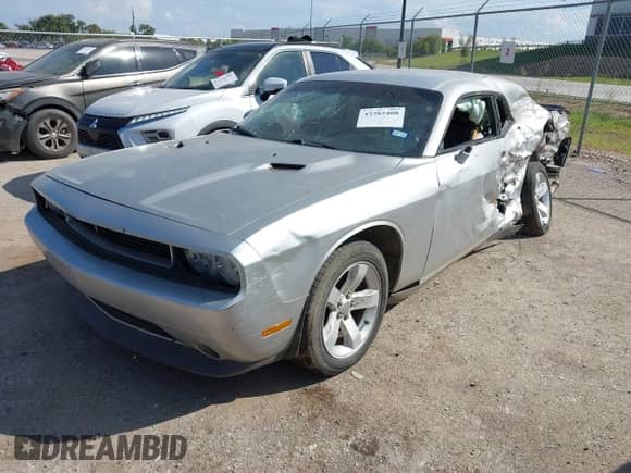 ✅ 2012 Dodge Challenger SXT Plus • VIN: 2C3CDYAG2CH134430 • Lot: 43382408. Wystawiony na IAAI z przebiegiem Nie podano. Bezpłatny archiwum sprzedaży aukcyjnych z USA i szczegółowy raport historii pojazdu na DreamBid. Zdjęcie 2.