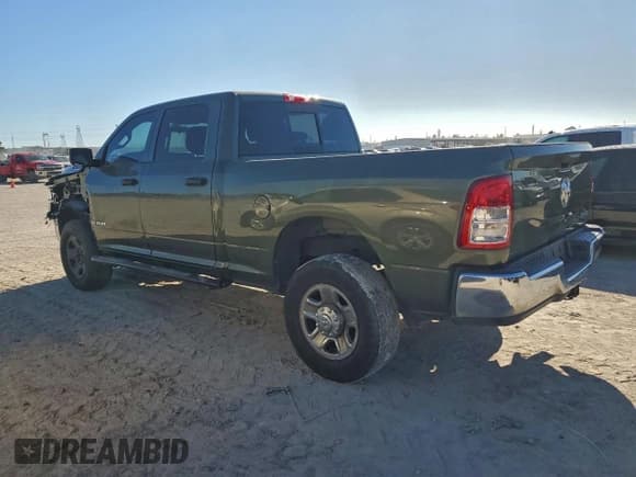 ✅ 2022 Ram 2500 Tradesman • VIN: 3C6UR5CJ4NG248674 • Лот: 96213345. Опубликован ранее на Copart с пробегом 104 366 миль. Бесплатный доступ к архиву аукционных продаж из США и подробный отчёт об истории автомобиля на DreamBid. Изображение 2.