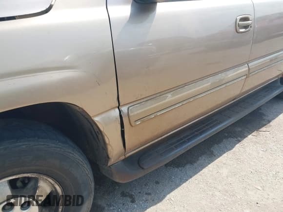 ✅ 2001 Chevrolet Suburban LS • VIN: 3GNEC16T21G214738 • Лот: 42433747. Опубликован ранее на IAAI с пробегом Не указан. Бесплатный доступ к архиву аукционных продаж из США и подробный отчёт об истории автомобиля на DreamBid. Изображение 6.