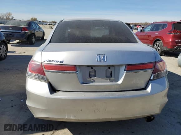 ✅ 2011 Honda Accord LX • VIN: 1HGCP2F31BA052595 • Lot: 92051875. Listed on Copart with 329,473 mi. Free auction sales archive from the USA and detailed vehicle history report at DreamBid. Image 6.