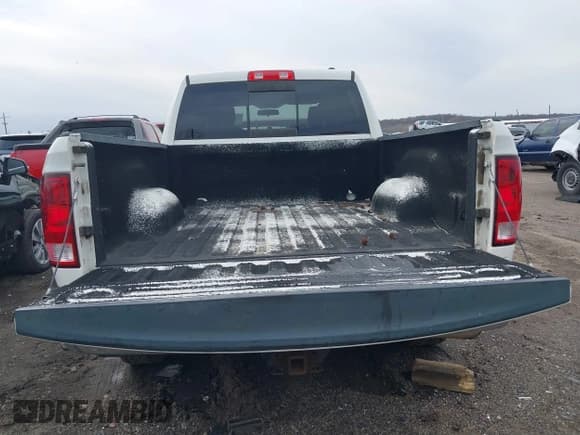 ✅ 2009 Dodge 1500 SLT • VIN: 1D3HB18PX9S700623 • Lot: 41617857. Wystawiony na IAAI z przebiegiem 231 055 mil. Bezpłatny archiwum sprzedaży aukcyjnych z USA i szczegółowy raport historii pojazdu na DreamBid. Zdjęcie 16.