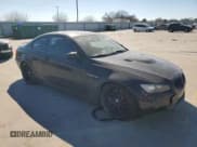 ✅ 2011 BMW M3 • VIN: WBSKG9C54BE368874 • Lot: 37296974. Wystawiony na Copart z przebiegiem 180 153 mil. Bezpłatny archiwum sprzedaży aukcyjnych z USA i szczegółowy raport historii pojazdu na DreamBid. Zdjęcie 4.