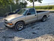 ✅ 2002 Chevrolet S-10 LS • VIN: 1GCCS14W628214989 • Лот: 69370154. Опубликован ранее на Copart с пробегом 159 242 миль. Бесплатный доступ к архиву аукционных продаж из США и подробный отчёт об истории автомобиля на DreamBid. Изображение 1.