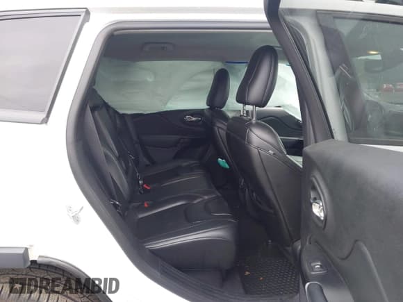 ✅ 2019 Jeep Cherokee Latitude Plus • VIN: 1C4PJMLX1KD420857 • Lot: 43456722. Wystawiony na IAAI z przebiegiem 78 365 mil. Bezpłatny archiwum sprzedaży aukcyjnych z USA i szczegółowy raport historii pojazdu na DreamBid. Zdjęcie 8.