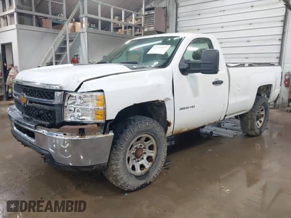 2013 Chevrolet Silverado 3500HD Work Truck z VIN 1GC0KZCG6DZ190606, wystawiony jako IAAI lot #42376277 z przebiegiem 229 301 mil mil oraz . Historia ofert i sprzedaży dostępna na DreamBid. Obrazek 17.