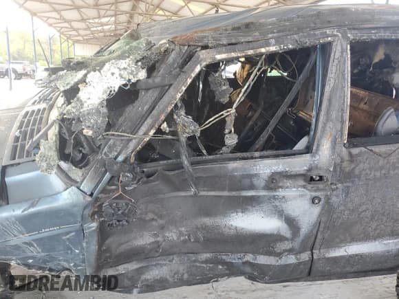 ✅ 1997 Jeep Cherokee SE • VIN: 1J4FJ28S3VL552181 • Lot: 53234135. Wystawiony na Copart z przebiegiem Nie podano. Bezpłatny archiwum sprzedaży aukcyjnych z USA i szczegółowy raport historii pojazdu na DreamBid. Zdjęcie 7.